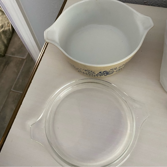 Pyrex Homestead Casserole - Picture 3 of 4